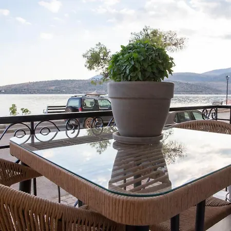 Nerissa Seafront Lejlighed