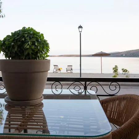 شقة Nerissa Seafront إتِيا