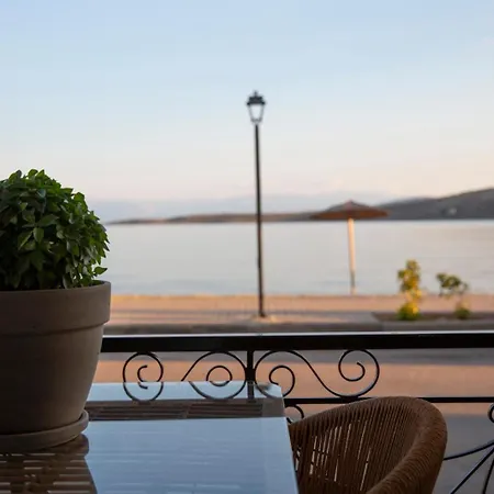 Nerissa Seafront إتِيا