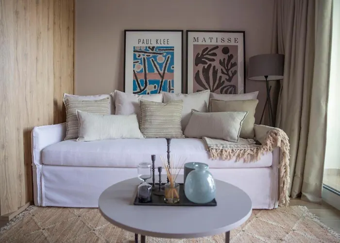 Nerissa Seafront Itea