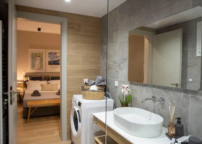 Nerissa Seafront Apartment Itea